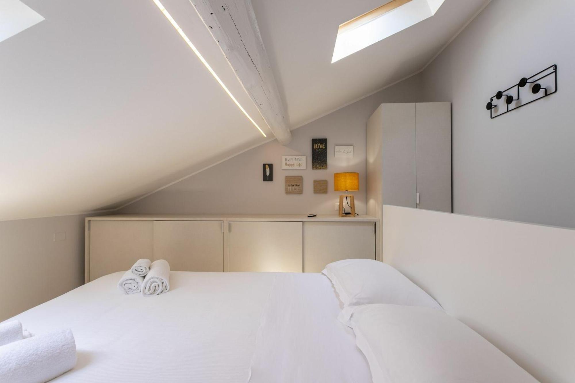 Ferrucci 1 Bedroom Attic In By Halldis Milan