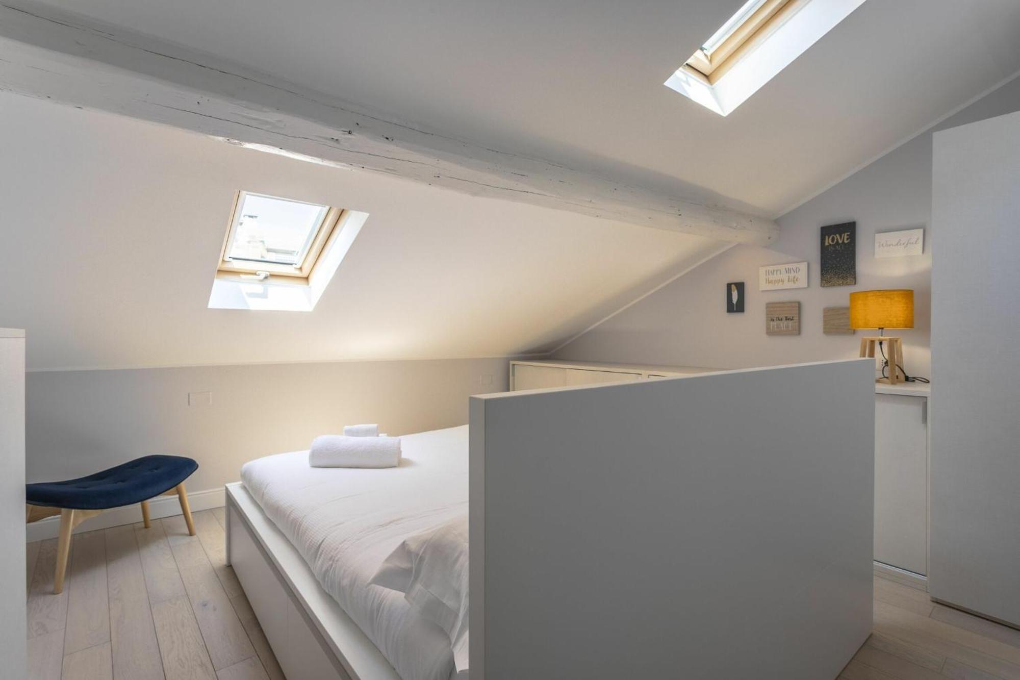 Ferrucci 1 Bedroom Attic In By Halldis