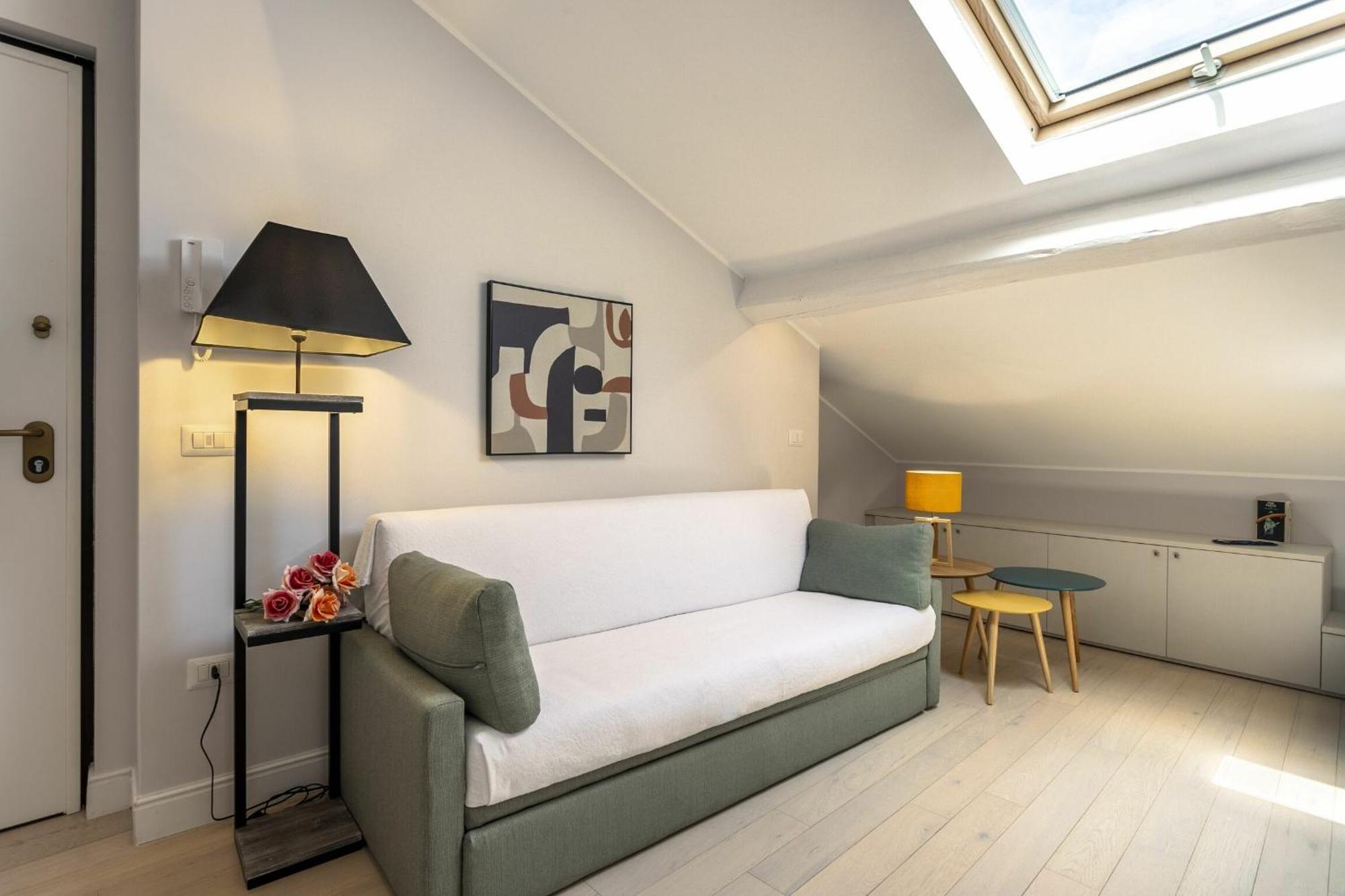 Ferrucci 1 Bedroom Attic In By Halldis